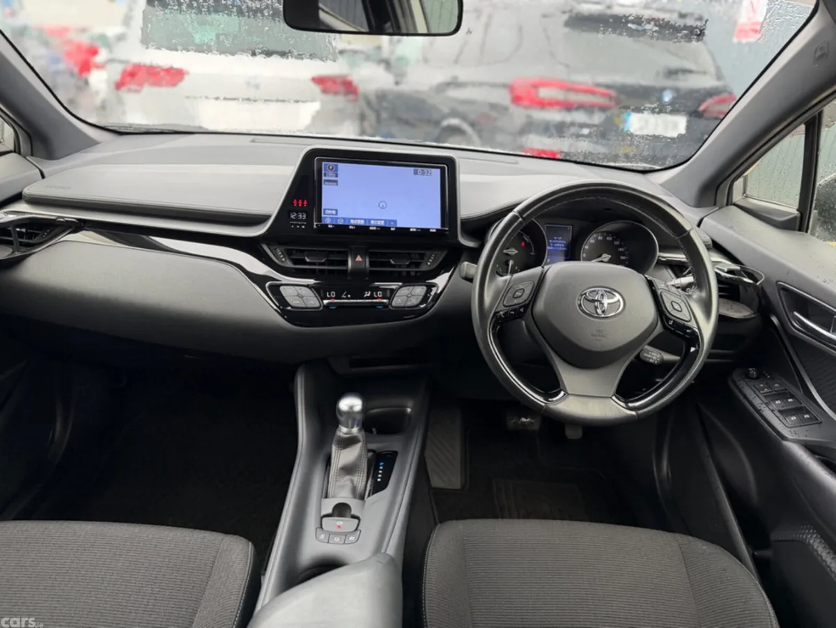 Toyota C-HR SUV, Petrol Hybrid, 2019, Silver