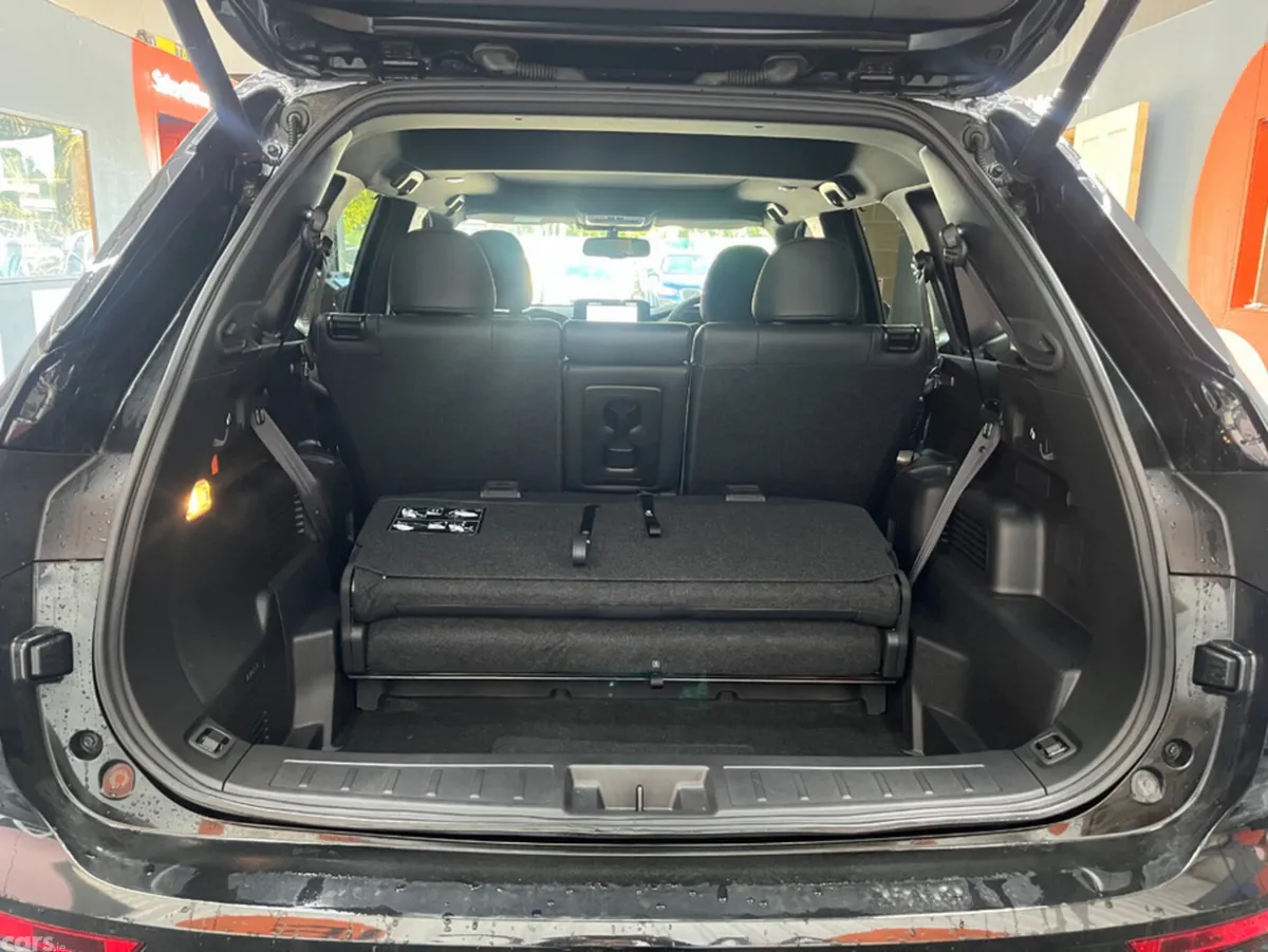 Mitsubishi Outlander SUV, Petrol Plug-in Hybrid, 2024, Black