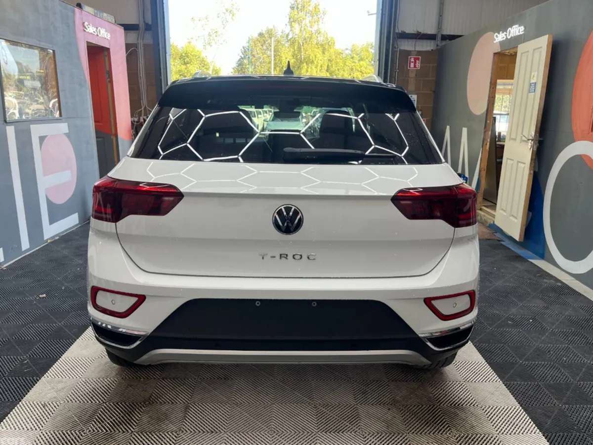 Volkswagen T-Roc SUV, Diesel, 2023, White