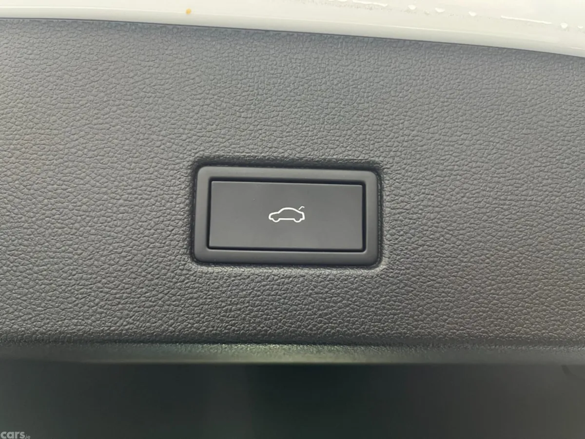 Volkswagen T-Roc SUV, Diesel, 2023, White