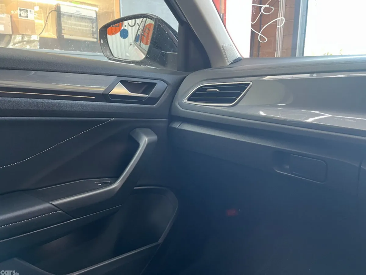 Volkswagen T-Roc SUV, Diesel, 2023, White