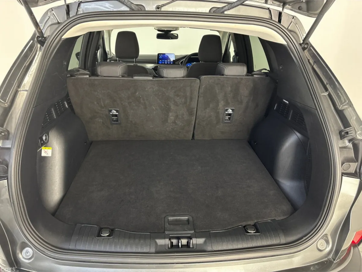 Ford Kuga MPV, Petrol Plug-in Hybrid, 2022, Grey