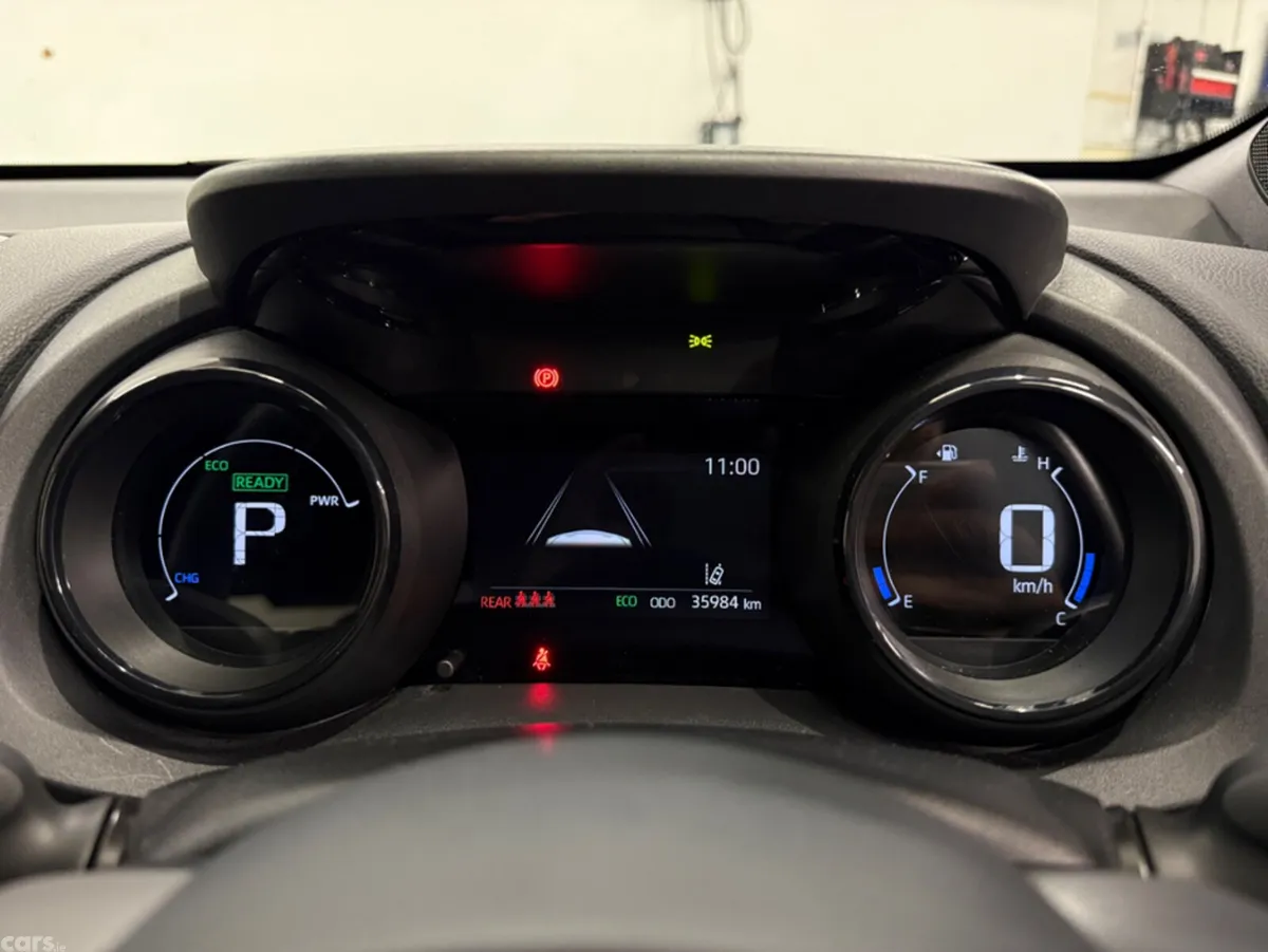 Toyota Yaris Hatchback, Petrol Hybrid, 2021, Grey
