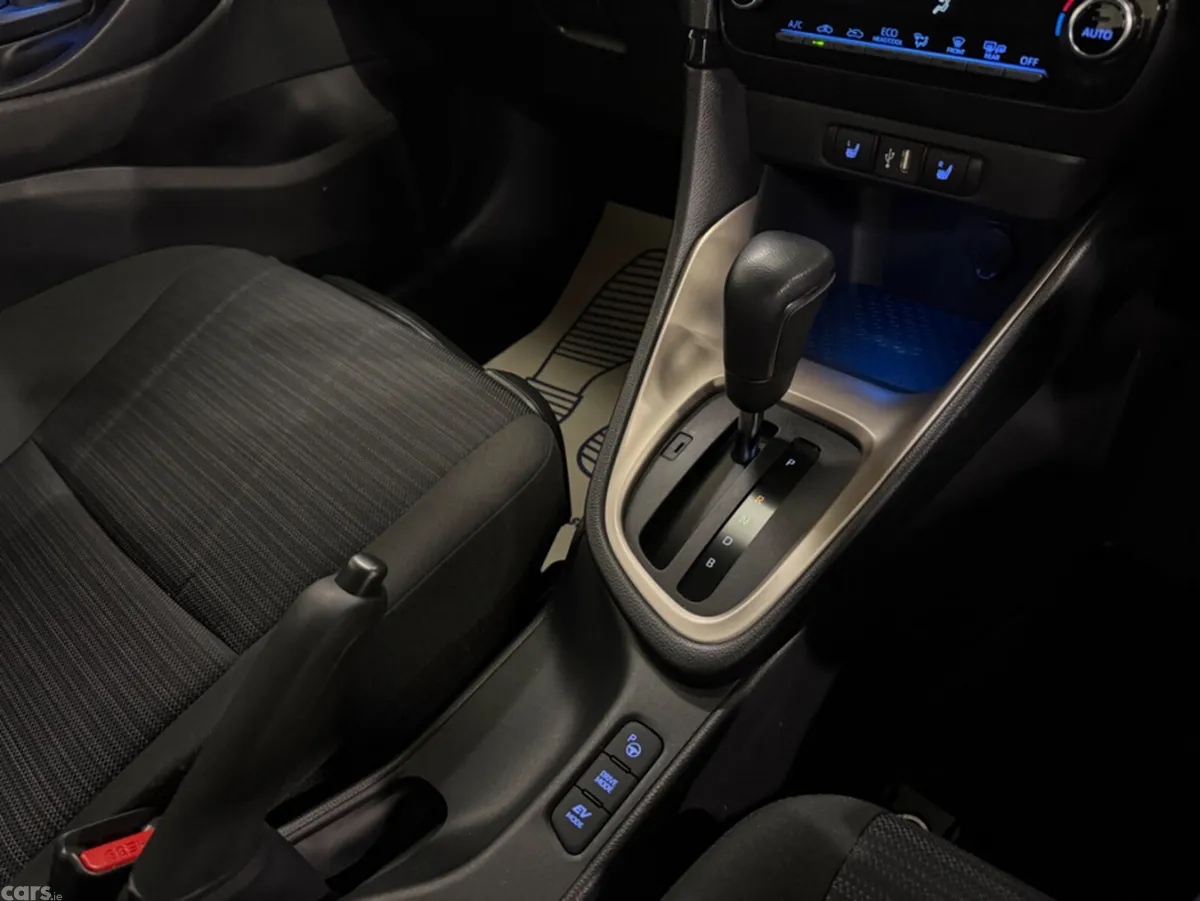 Toyota Yaris Hatchback, Petrol Hybrid, 2021, Grey