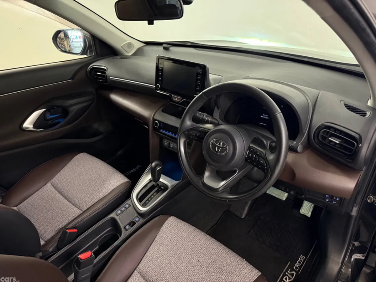 Toyota Yaris Cross SUV, Petrol Hybrid, 2022, Black