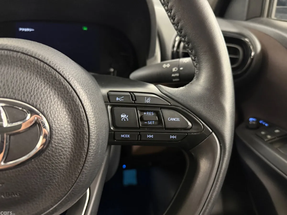 Toyota Yaris Cross SUV, Petrol Hybrid, 2022, Black
