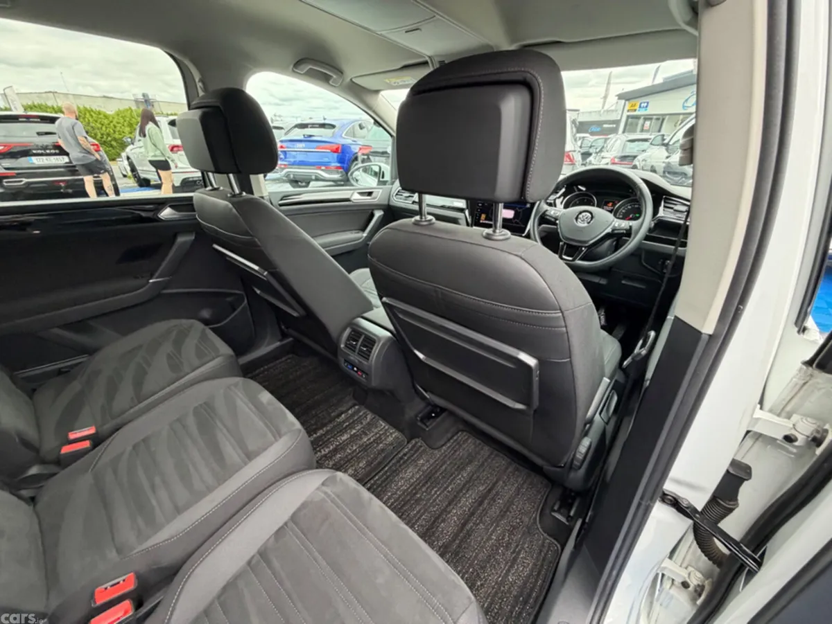 Volkswagen Touran MPV, Diesel, 2019, White