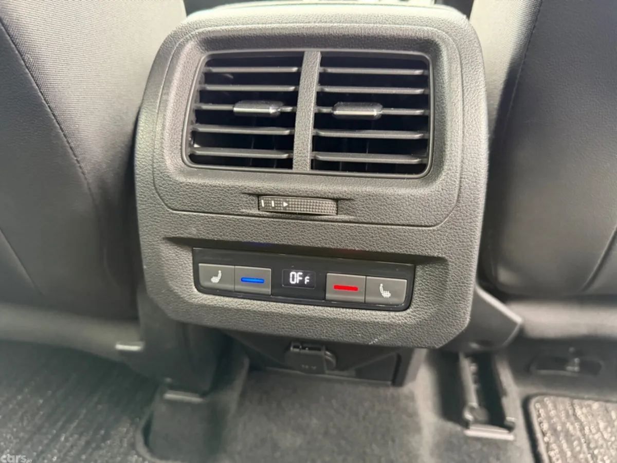Volkswagen Touran MPV, Diesel, 2019, White