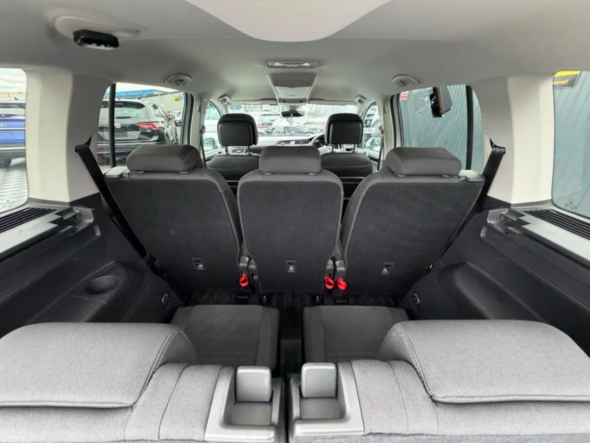 Volkswagen Touran MPV, Diesel, 2019, White