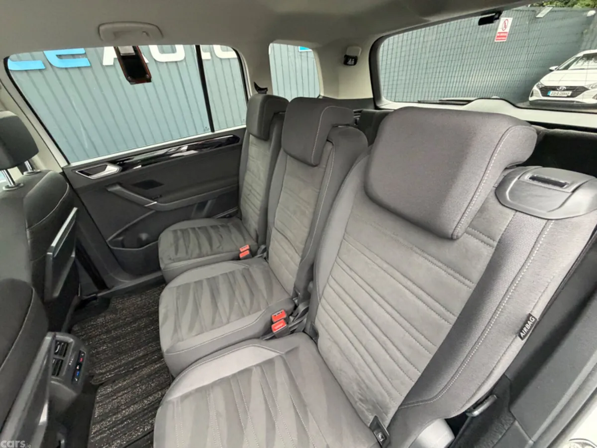 Volkswagen Touran MPV, Diesel, 2019, White