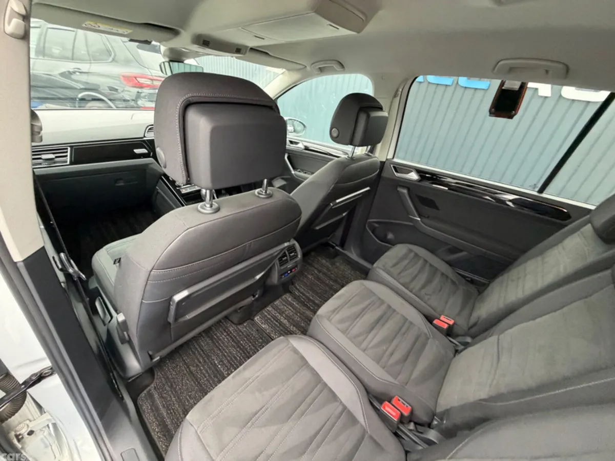 Volkswagen Touran MPV, Diesel, 2019, White