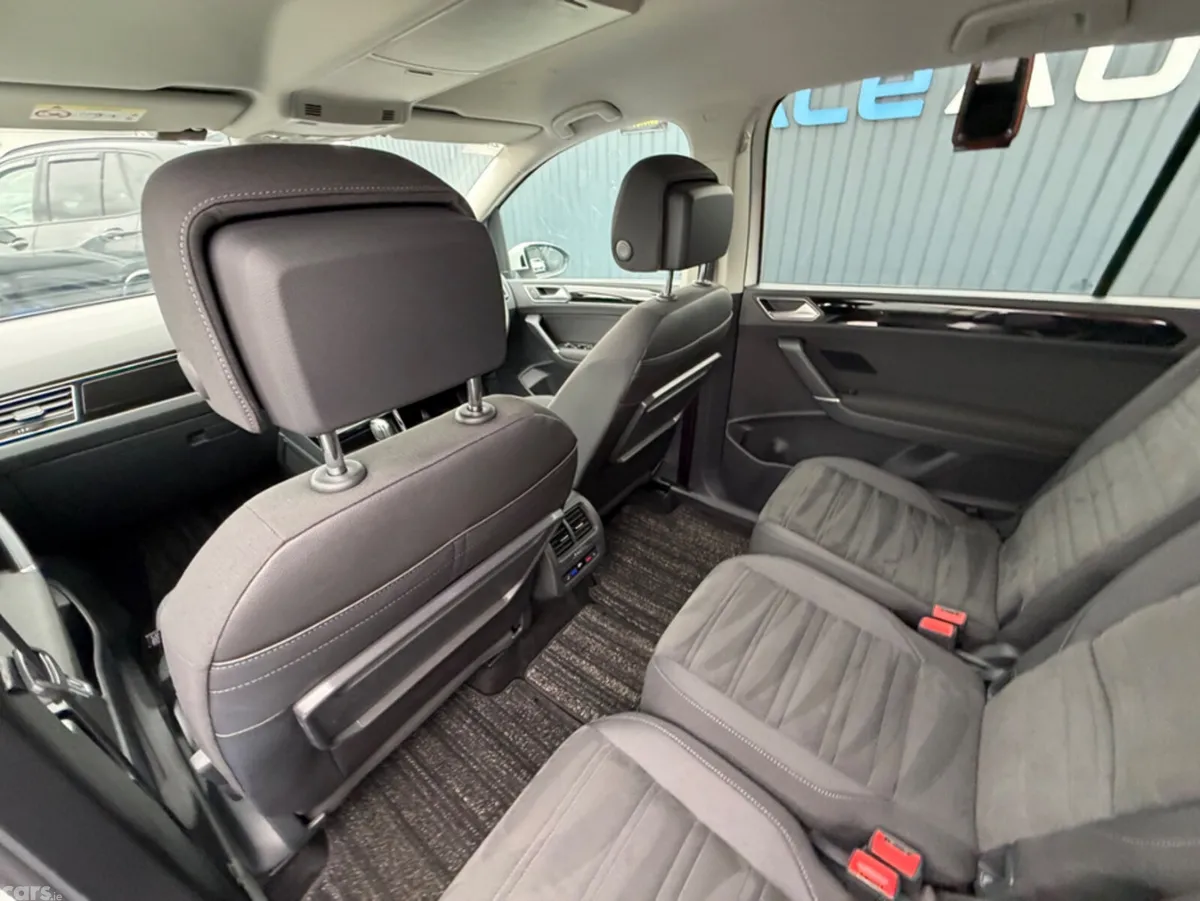 Volkswagen Touran MPV, Diesel, 2019, White