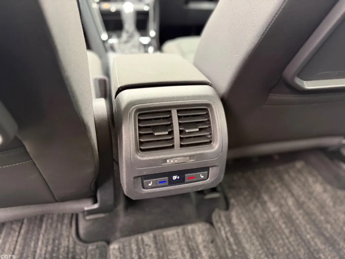 Volkswagen Touran MPV, Diesel, 2019, White
