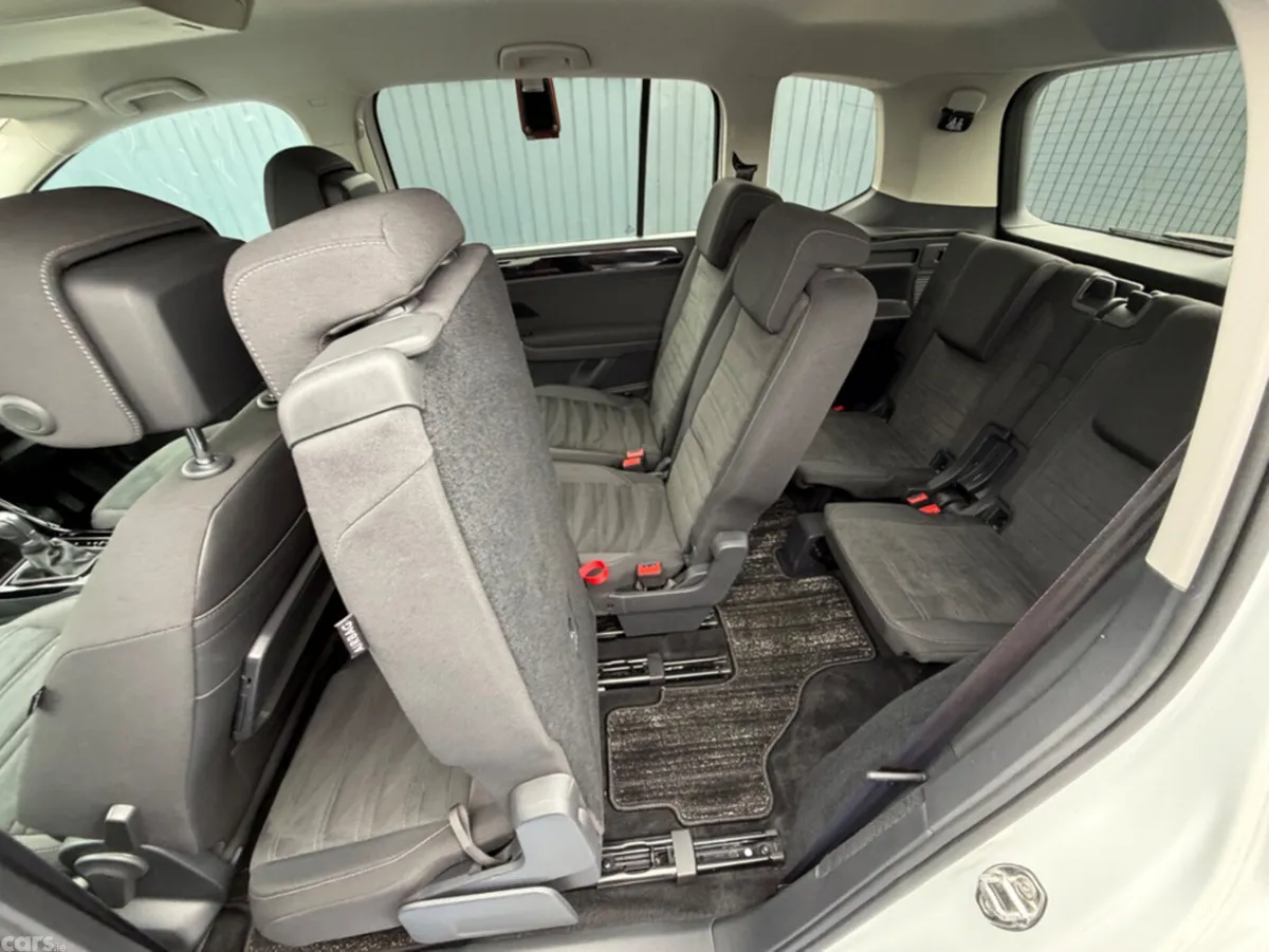 Volkswagen Touran MPV, Diesel, 2019, White