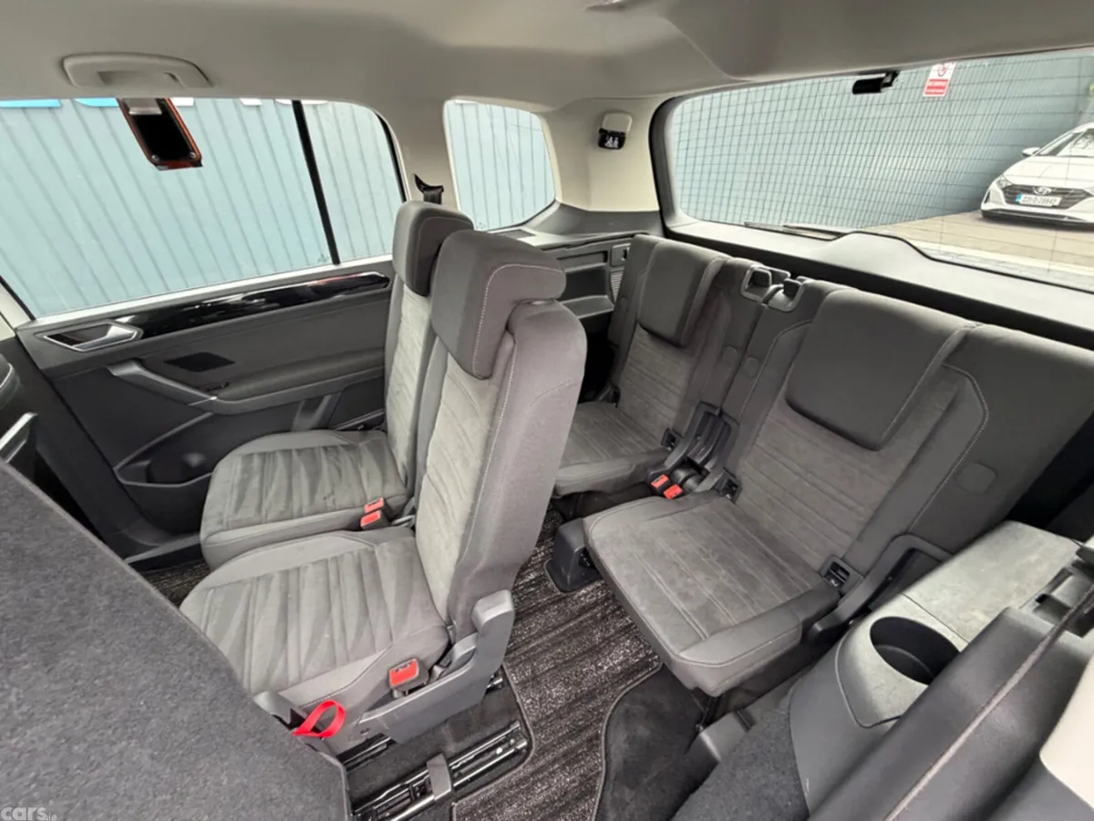 Volkswagen Touran MPV, Diesel, 2019, White