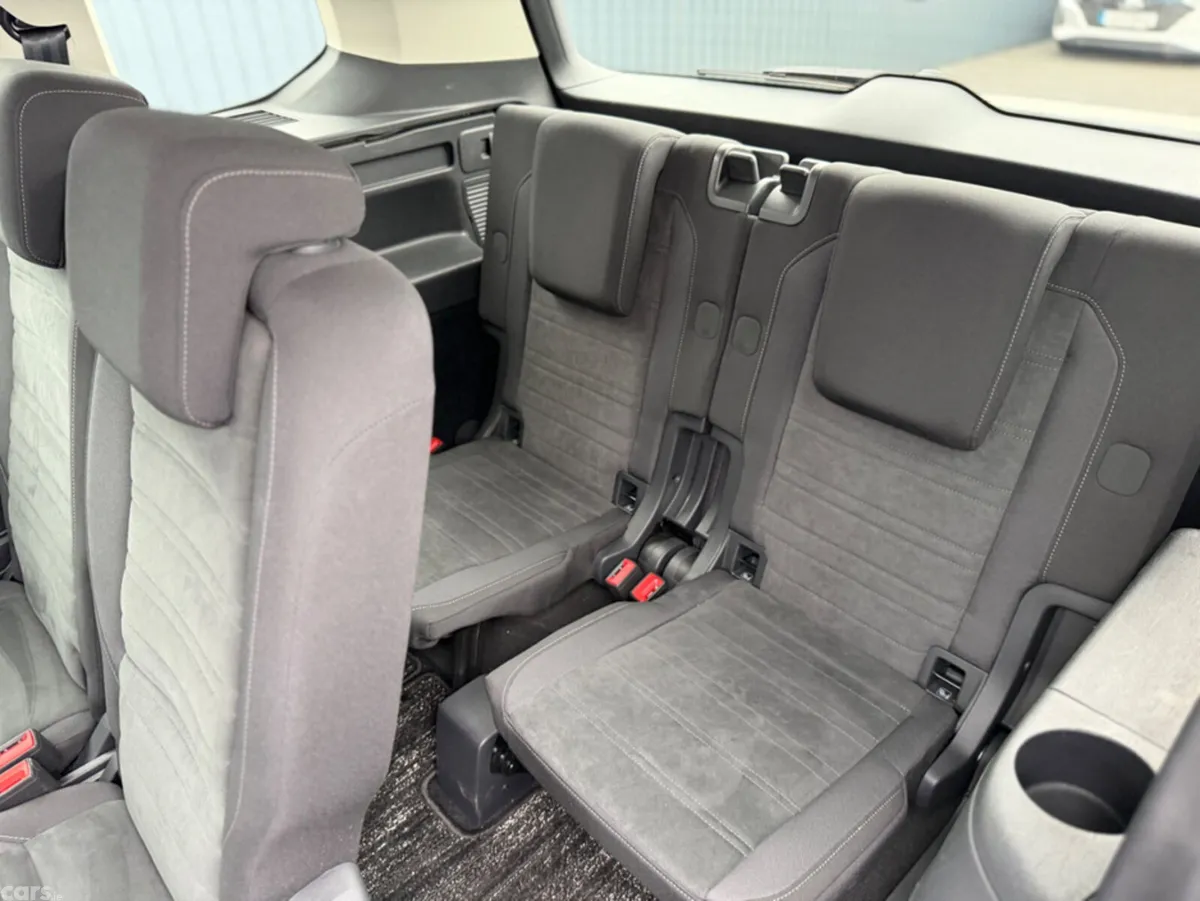 Volkswagen Touran MPV, Diesel, 2019, White