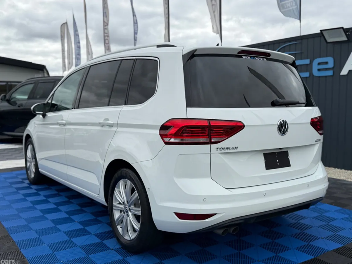 Volkswagen Touran MPV, Diesel, 2019, White