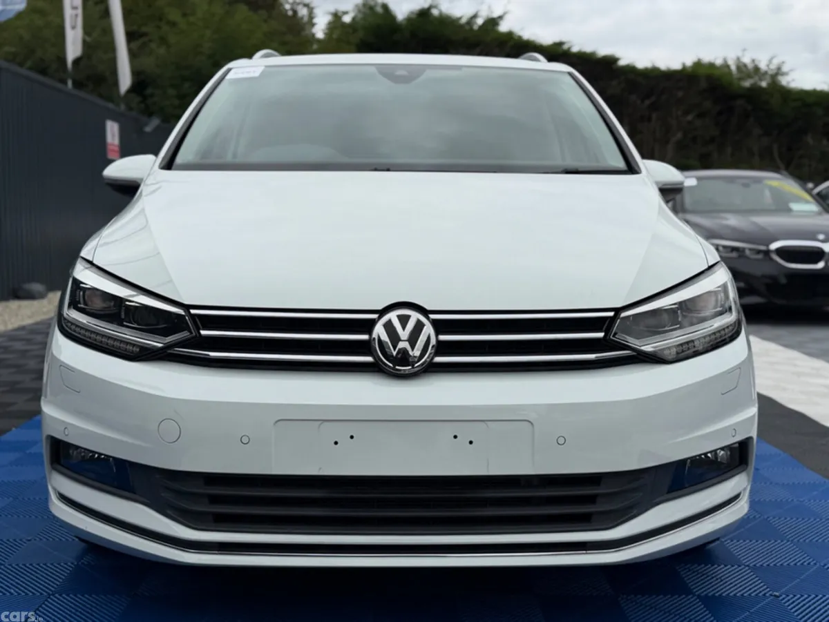Volkswagen Touran MPV, Diesel, 2019, White