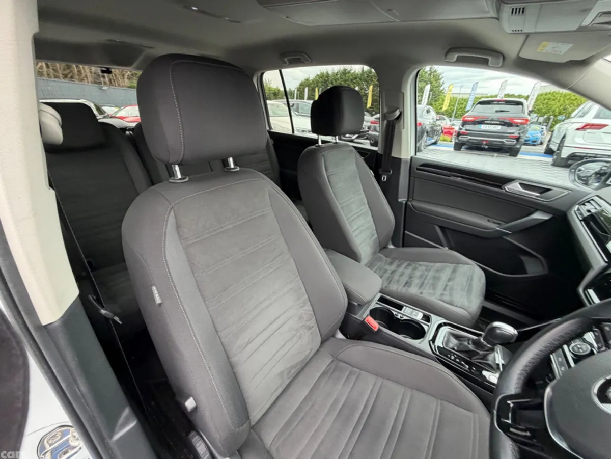 Volkswagen Touran MPV, Diesel, 2019, White