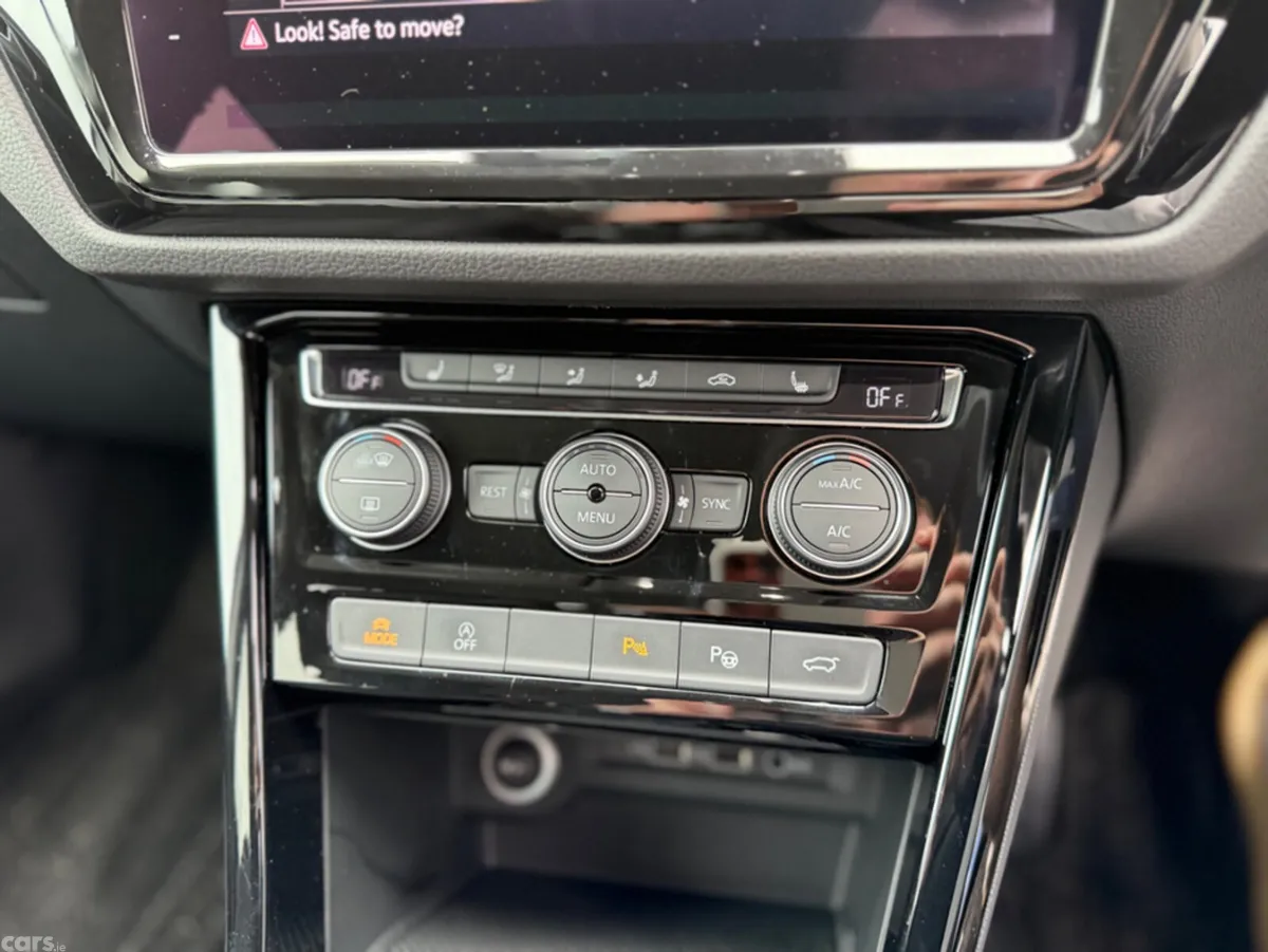 Volkswagen Touran MPV, Diesel, 2019, White
