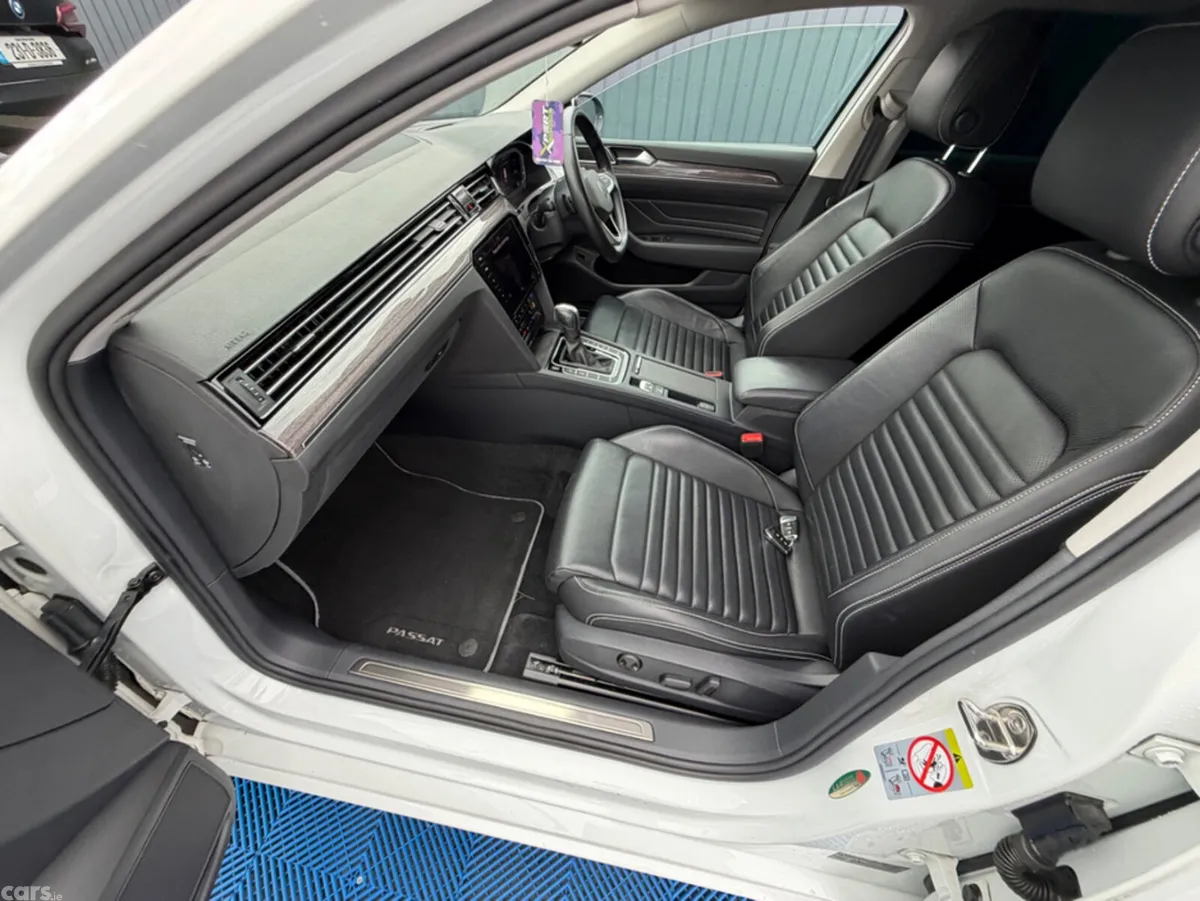 Volkswagen Passat Estate, Diesel, 2021, White