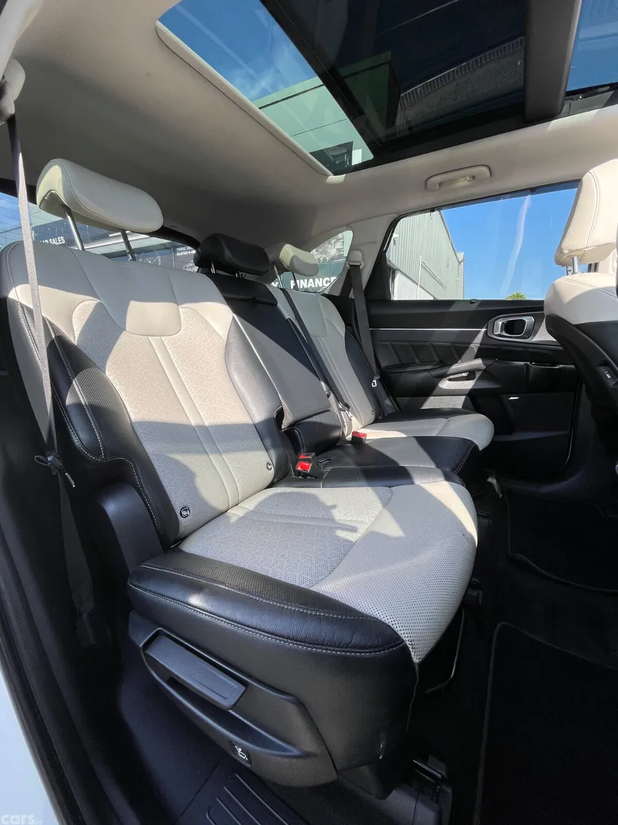 Kia Sorento SUV, Petrol Plug-in Hybrid, 2022, White