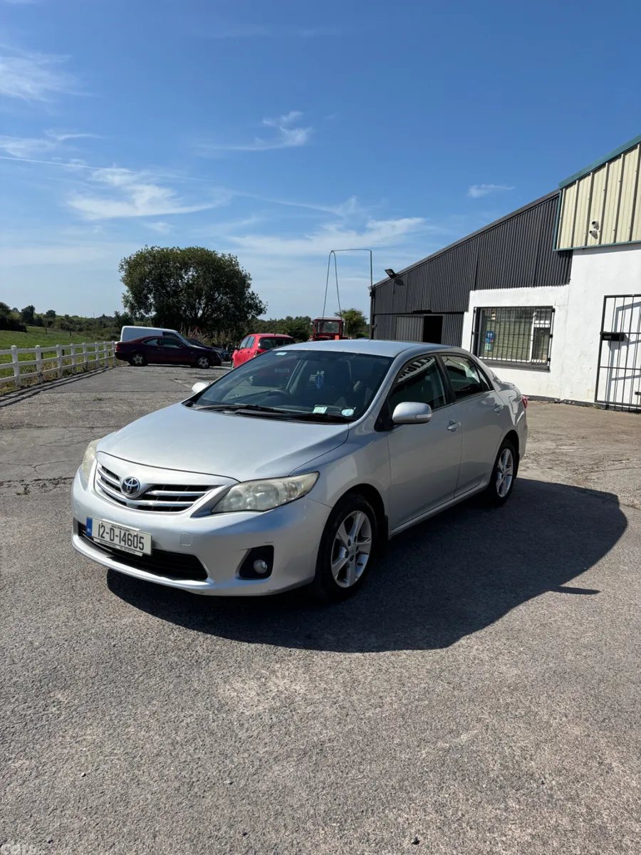 Toyota Corolla Saloon, Diesel, 2012, Silver
