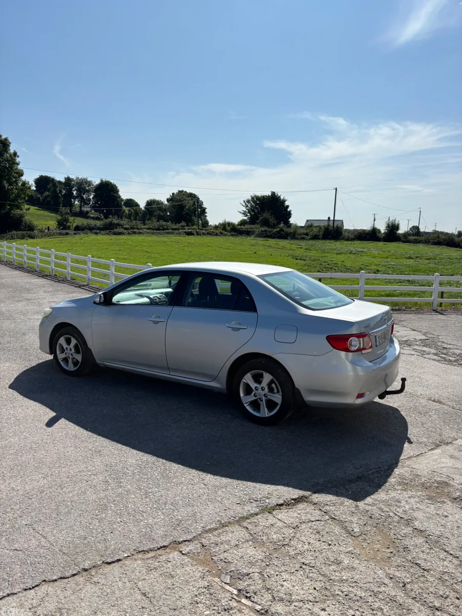 Toyota Corolla Saloon, Diesel, 2012, Silver