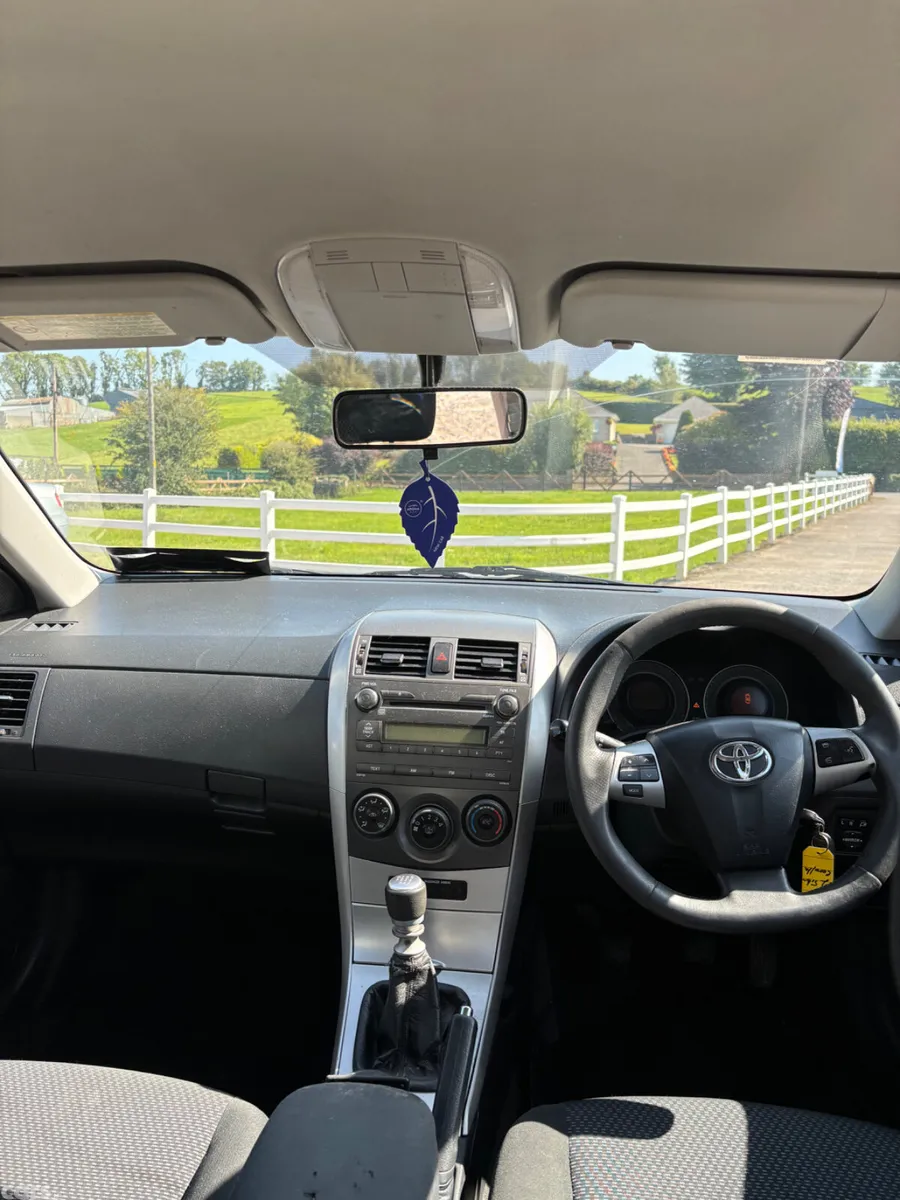 Toyota Corolla Saloon, Diesel, 2012, Silver