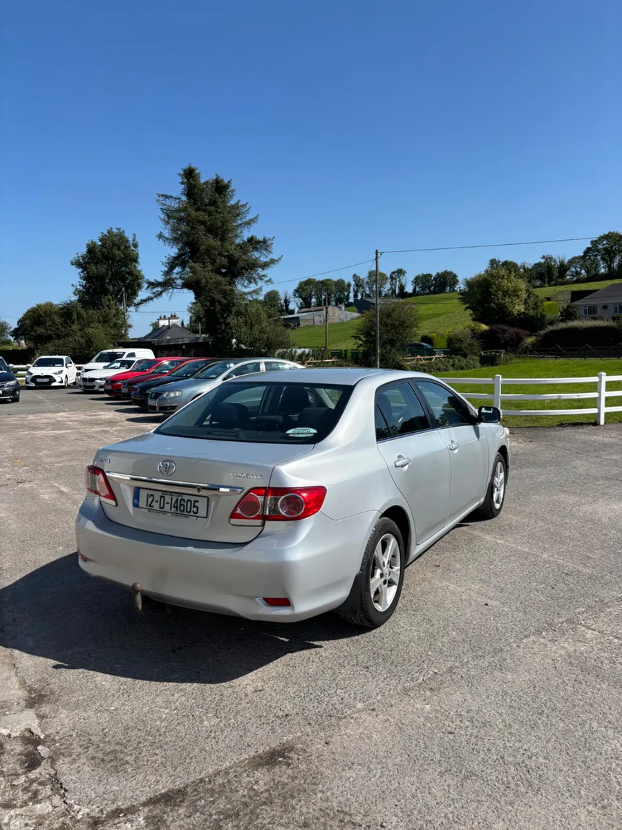 Toyota Corolla Saloon, Diesel, 2012, Silver