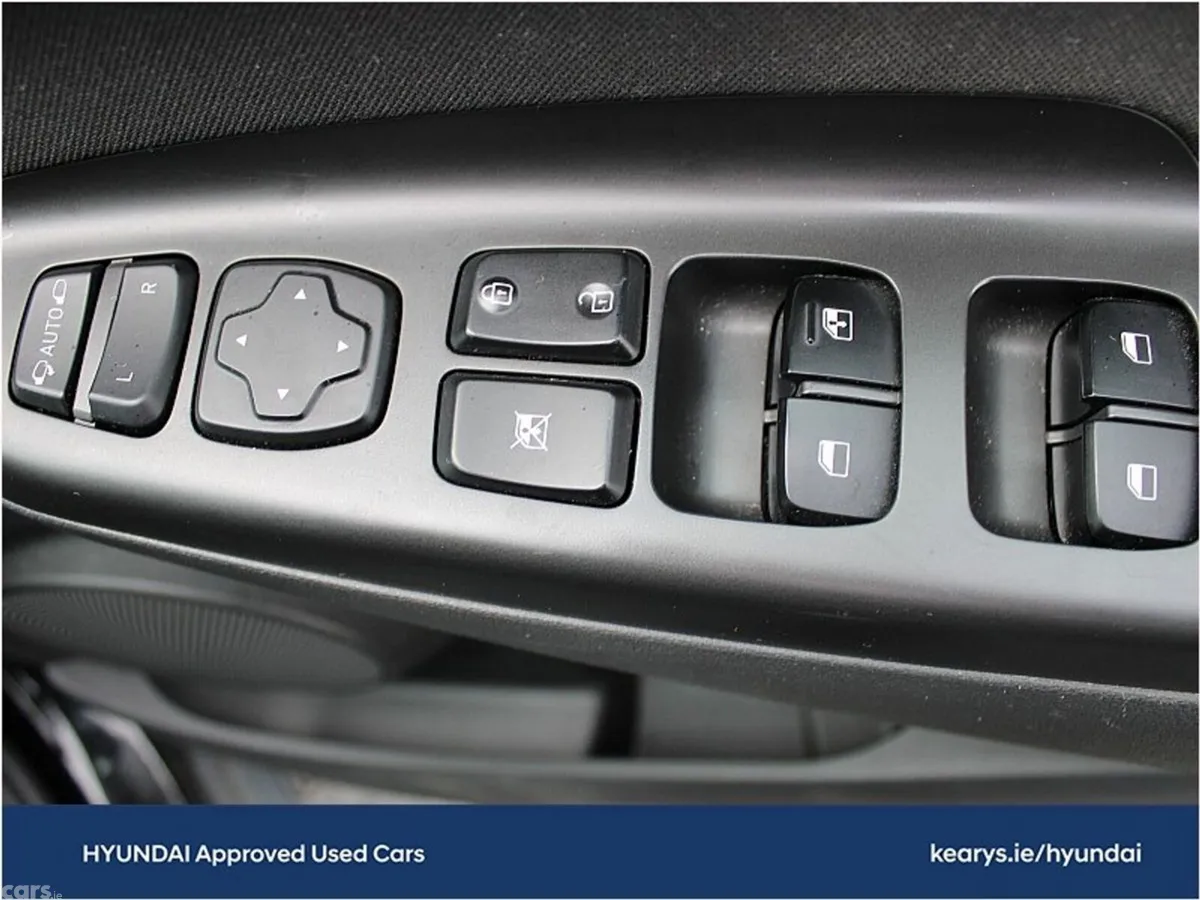 Hyundai KONA MPV, Petrol, 2023, Black