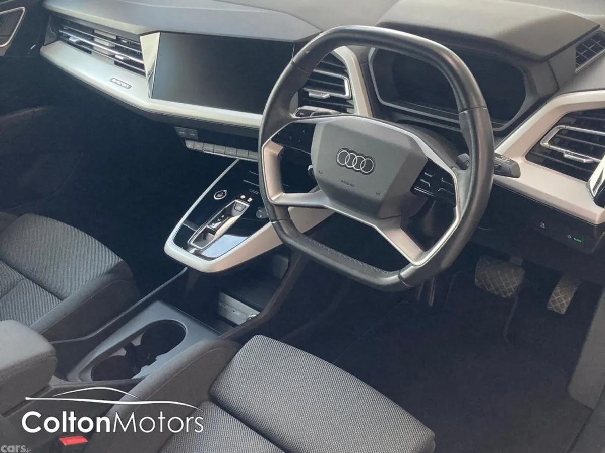Audi Q4 e-tron Hatchback, Electric, 2023, Blue