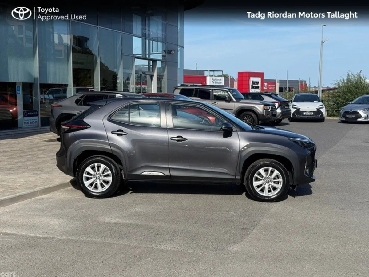 Toyota Yaris Cross Hatchback, Petrol Hybrid, 2023, Grey