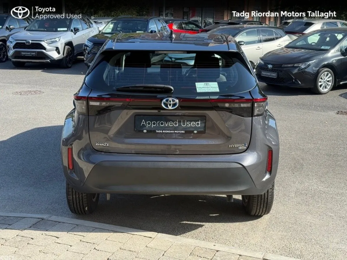 Toyota Yaris Cross Hatchback, Petrol Hybrid, 2023, Grey