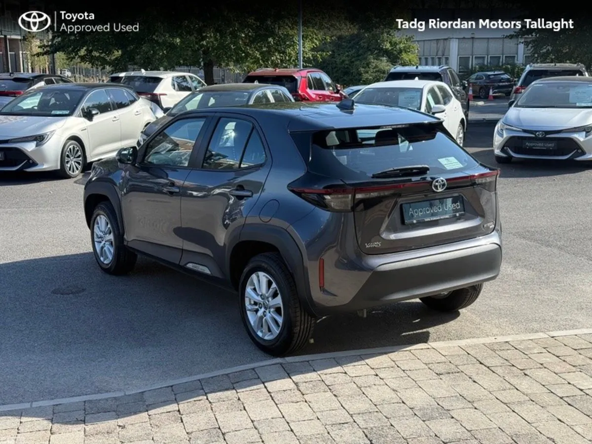 Toyota Yaris Cross Hatchback, Petrol Hybrid, 2023, Grey