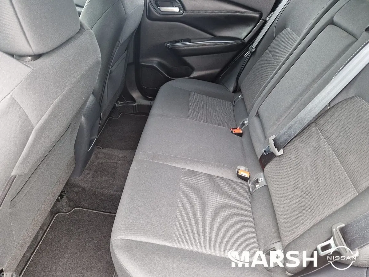 Nissan Qashqai MPV, Petrol Hybrid, 2023, Red