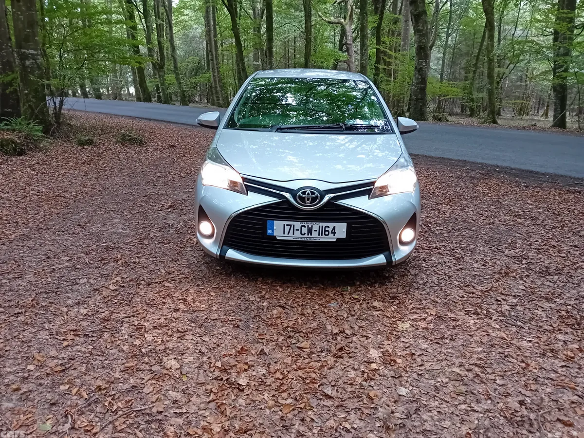 Toyota Yaris Hatchback, Petrol, 2017, Grey