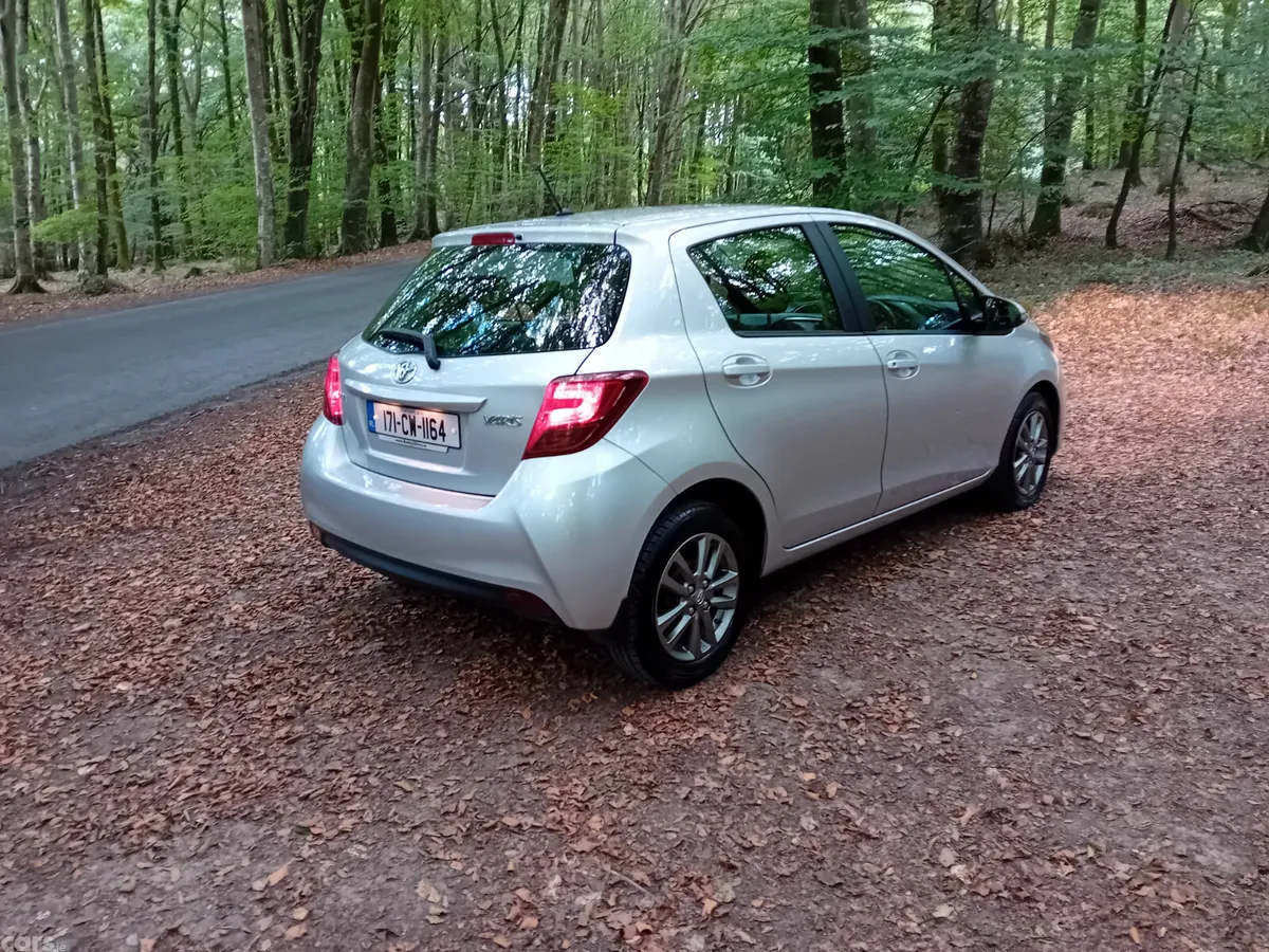 Toyota Yaris Hatchback, Petrol, 2017, Grey