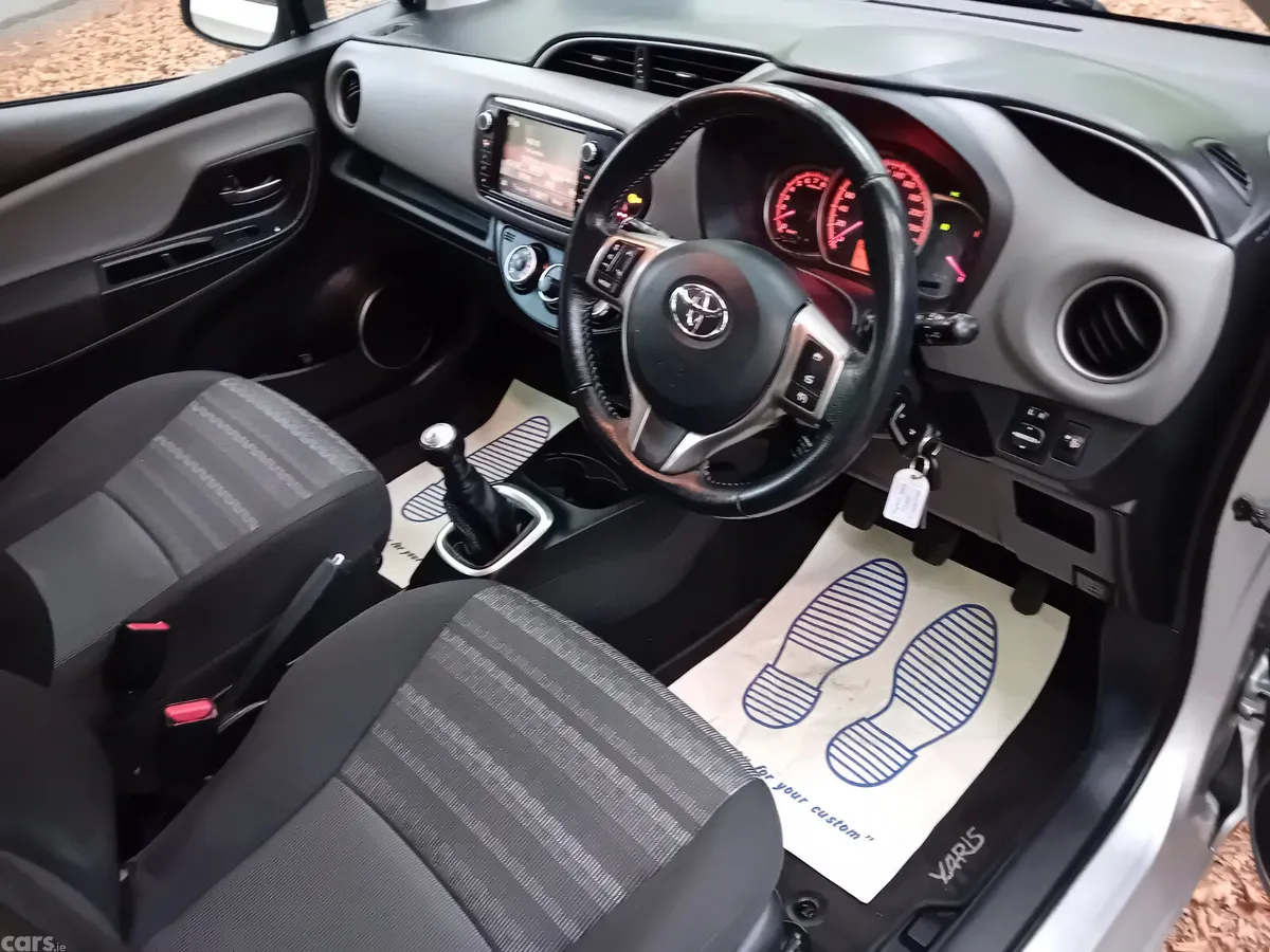 Toyota Yaris Hatchback, Petrol, 2017, Grey