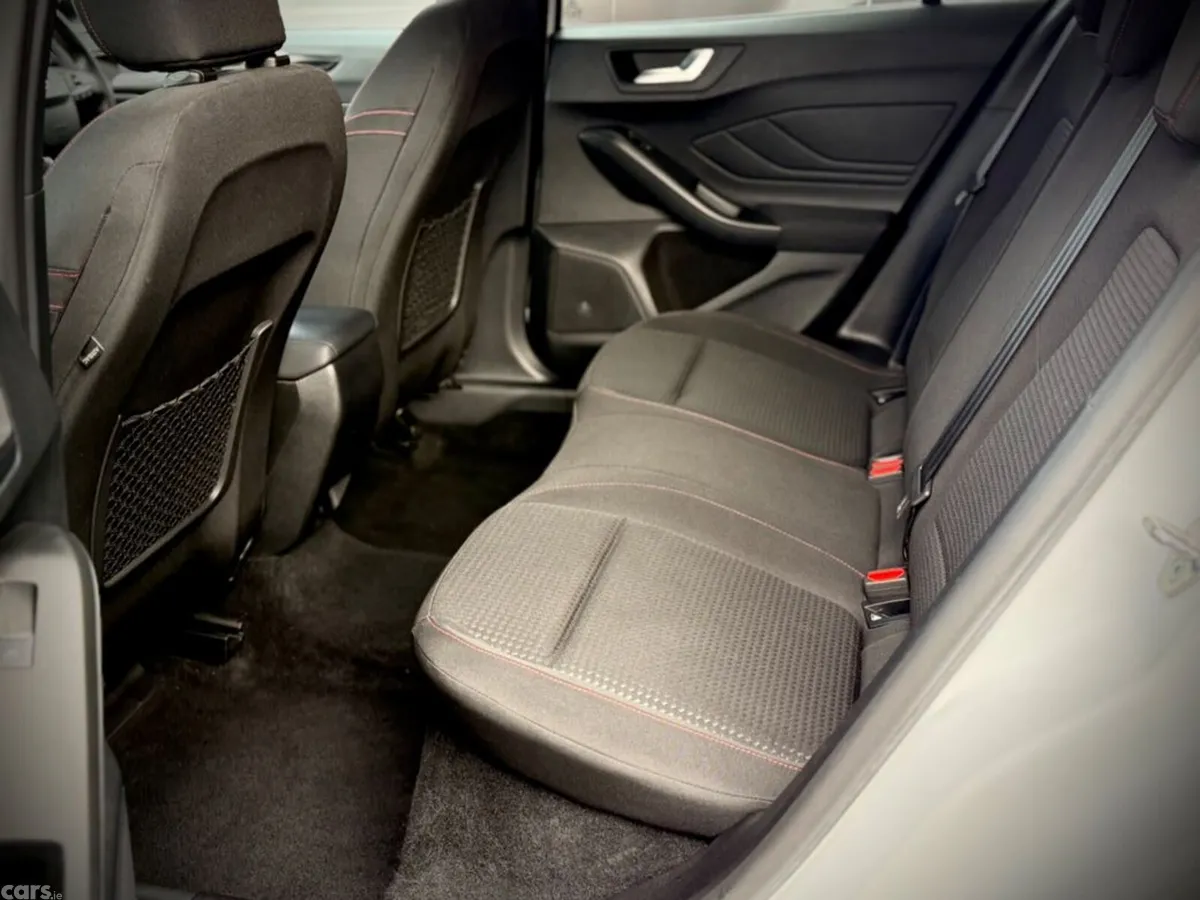 Ford Focus Hatchback, Petrol, 2024, White