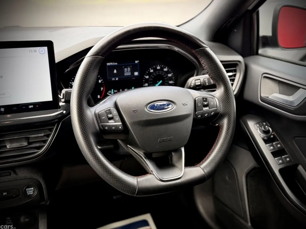 Ford Focus Hatchback, Petrol, 2024, White