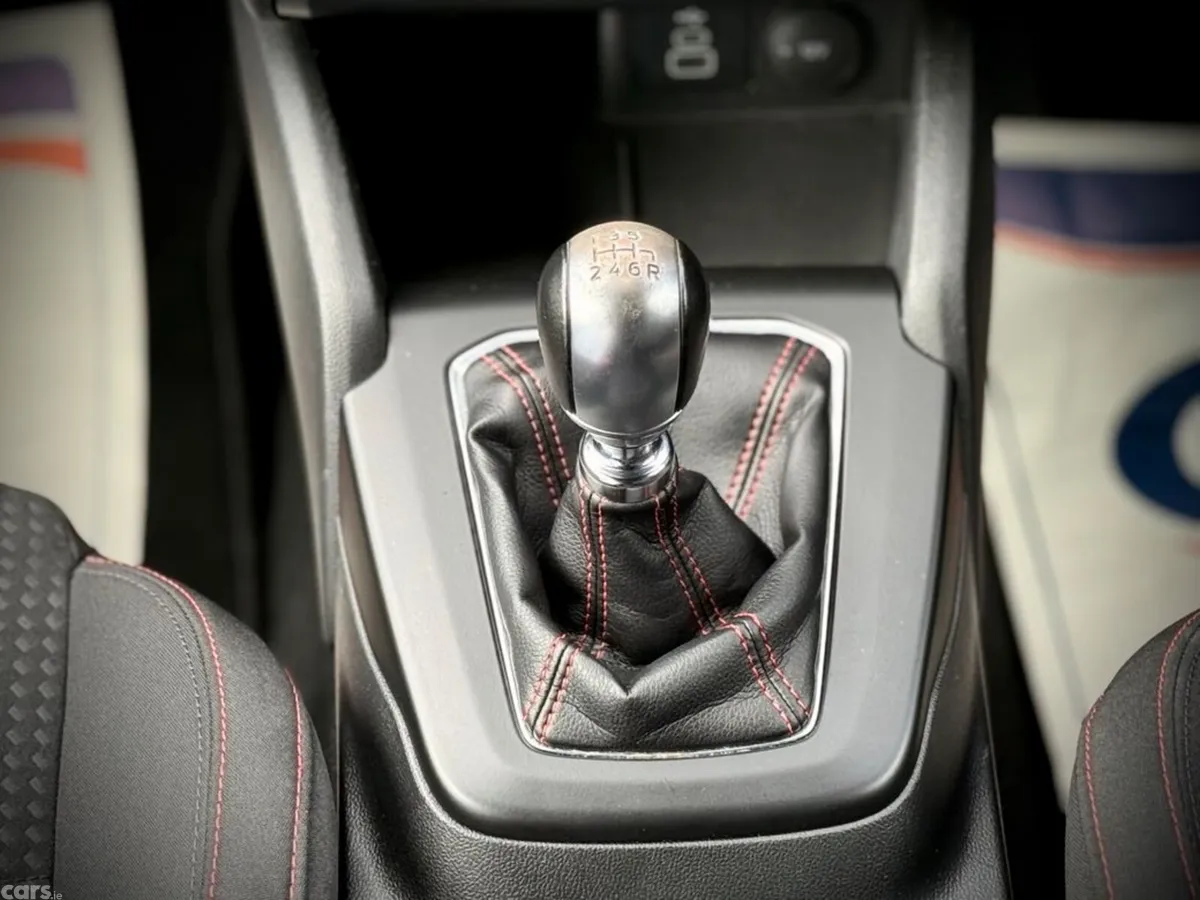 Ford Focus Hatchback, Petrol, 2024, White