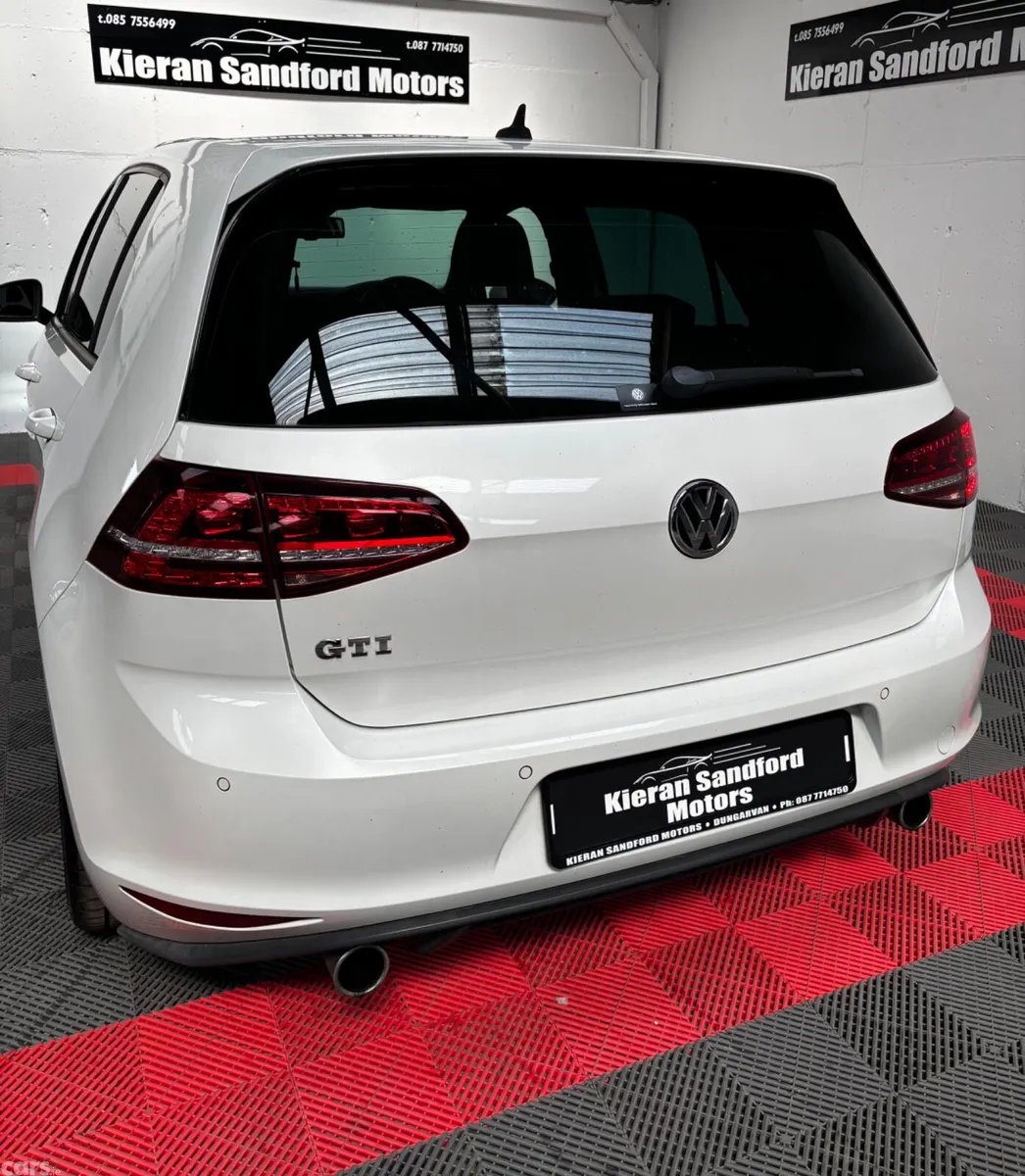 Volkswagen Golf Hatchback, Petrol, 2014, White
