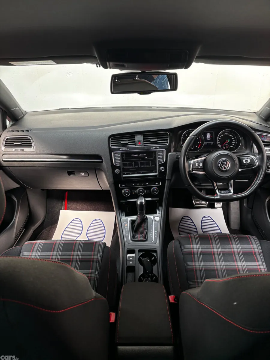 Volkswagen Golf Hatchback, Petrol, 2014, White