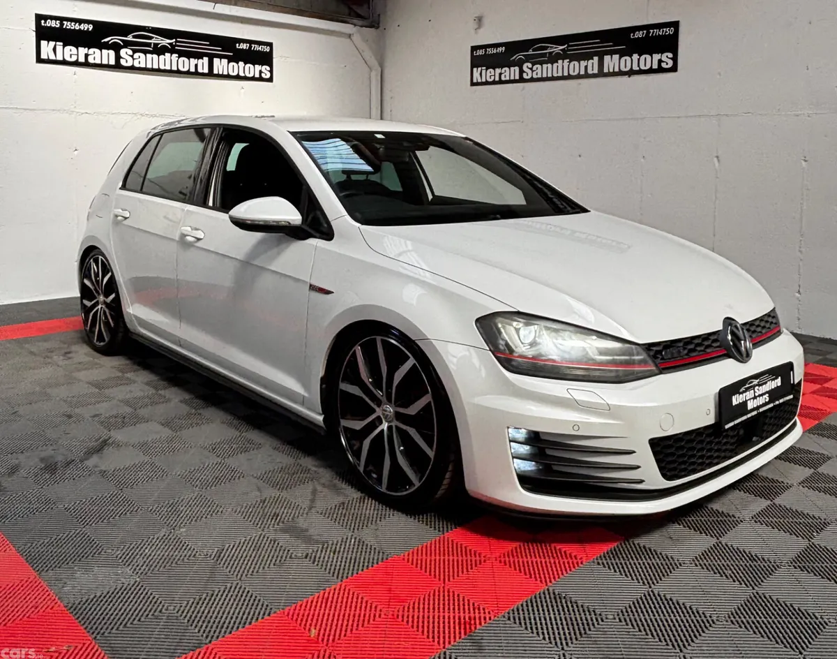 Volkswagen Golf Hatchback, Petrol, 2014, White