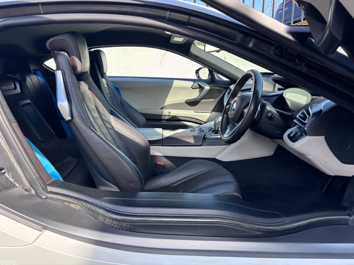 BMW i8 Coupe, Petrol Plug-in Hybrid, 2017, White