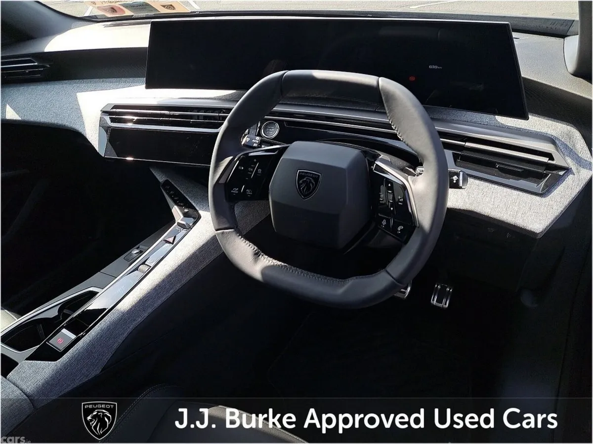 Peugeot 5008 SUV, Electric, 2026, Grey