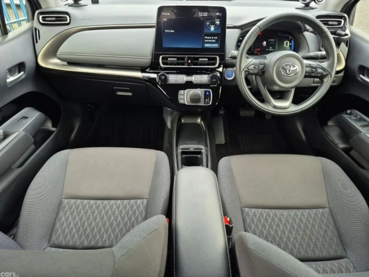 Toyota Aqua Hatchback, Petrol Hybrid, 2022, Silver