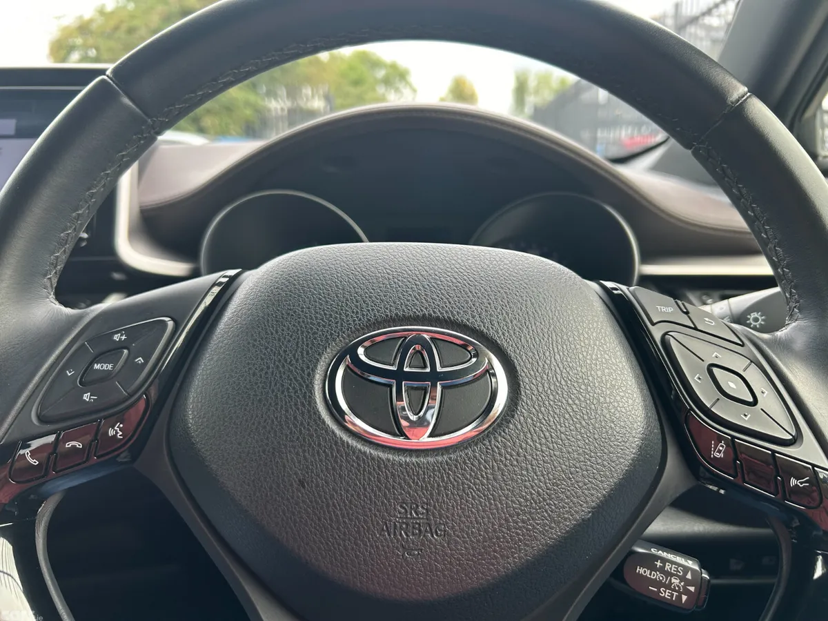 Toyota C-HR Hatchback, Petrol Hybrid, 2019, Red
