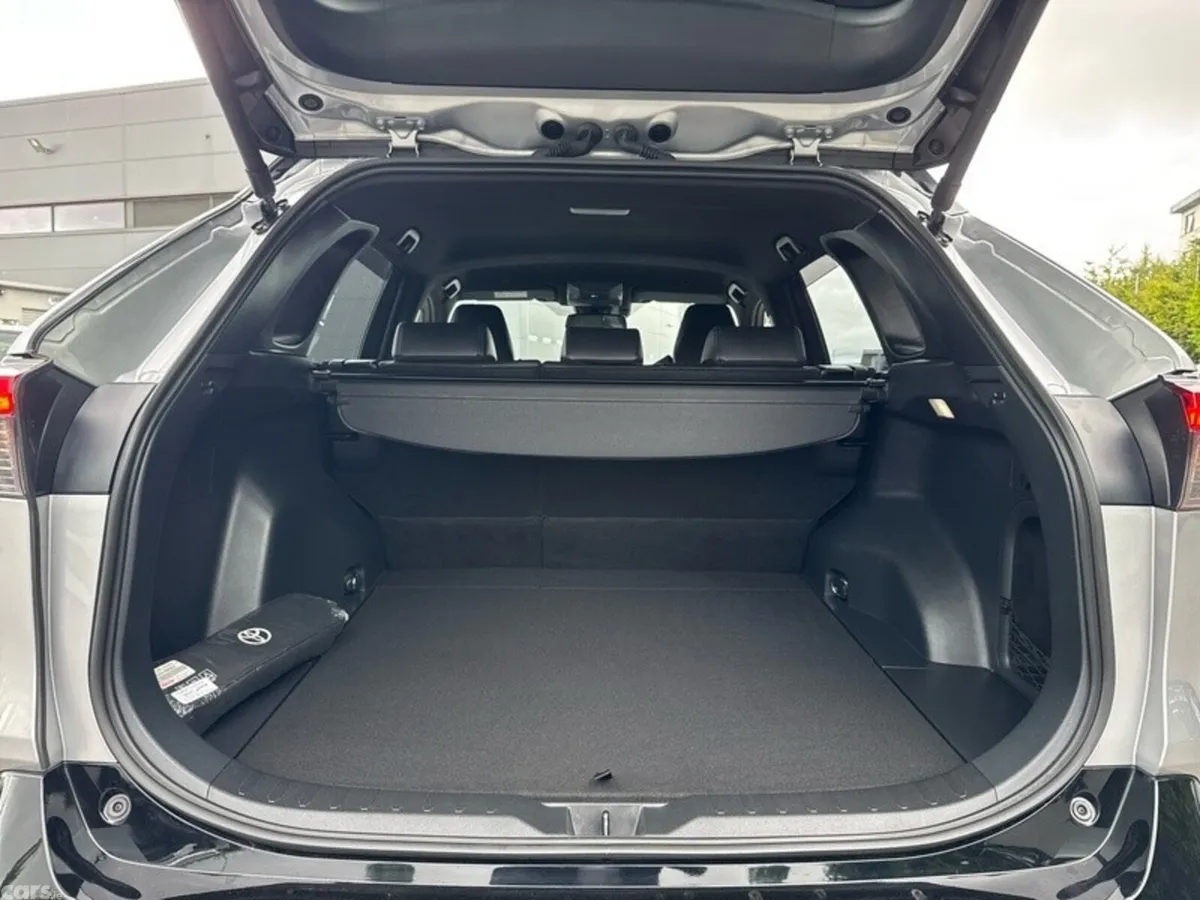 Toyota RAV4 SUV, Petrol Hybrid, 2024, Grey